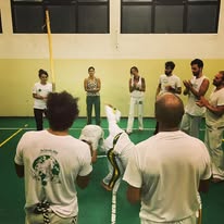Roda con berimbau